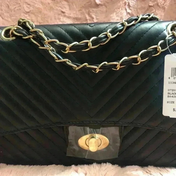 🆕Quilted Pattern Flap Chain Square Bag🆕 - Picture 4 of 9